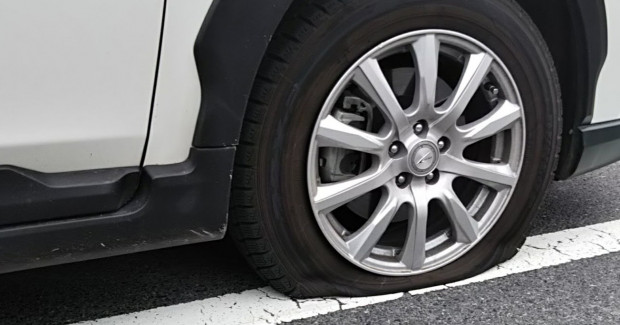 タイヤの空気が抜ける原因は何 パンク以外の主な原因について詳しく解説します 滋賀県で自動車の車検 整備なら K Pit 株 尾賀亀